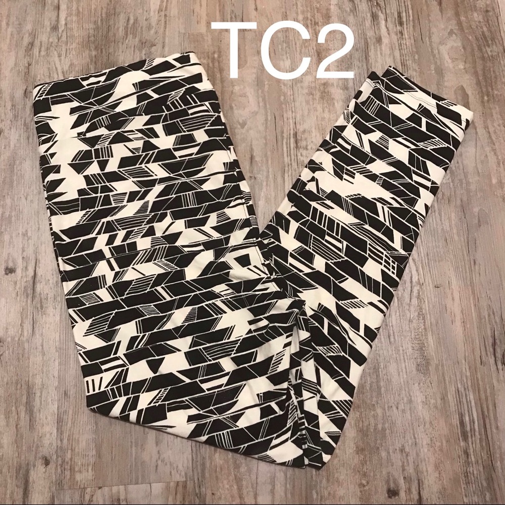 LuLaRoe TC2 Black/Cream Leggings NWOT
